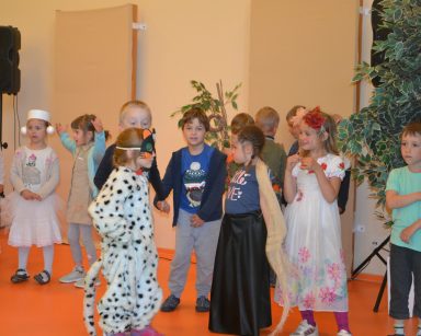 Występ dzieci z Przedszkola numer 8 w Sopocie pod tytułem „Dary czterech wróżek”