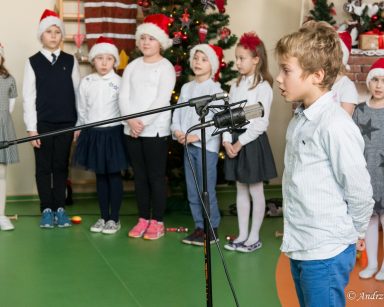 Występ dzieci ze szkoły podstawowej nr 1 w Sopocie