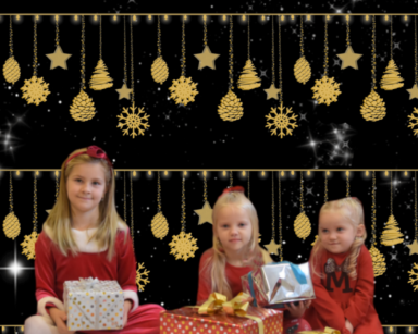 Zdjęcie. Try dziewczynki siedzą koło prezentów. W tle gwiazdy i ozdoby świąteczne.