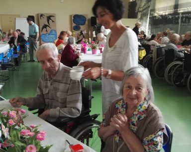 impreza urodzinowa Jubilatów z Domu Pomocy Społecznej i Dziennego Domu Pobytu urodzonych w maju