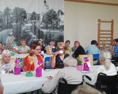 impreza urodzinowa Jubilatów z Domu Pomocy Społecznej i Dziennego Domu Pobytu urodzonych w maju