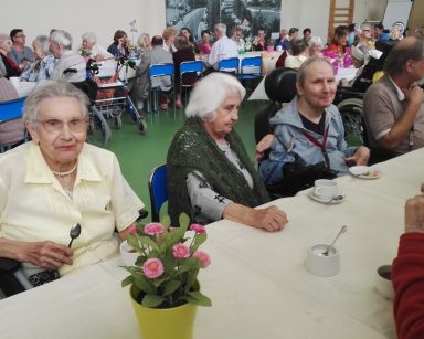 impreza urodzinowa Jubilatów z Domu Pomocy Społecznej i Dziennego Domu Pobytu urodzonych w maju