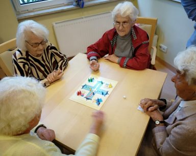 Sala. Cztery seniorki grają w 